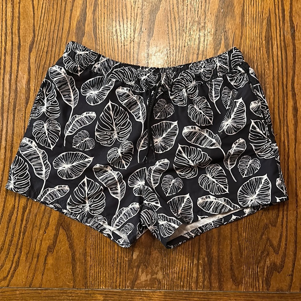 ASOS men’s bathing suits size L, black and white